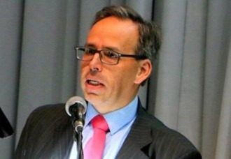 Ministra, reformar la Ley 30 no es soplar y hacer botellas: Carlos Mario Lopera