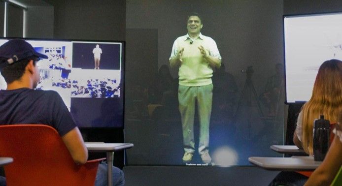Tecnológico de Monterrey dio primera clase con un holograma a estudiantes en 5 sitios diferentes