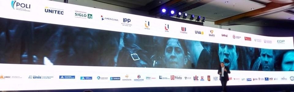 O incorporan lo digital y cambian su modelo, o IES tradicionales van a desaparecer
