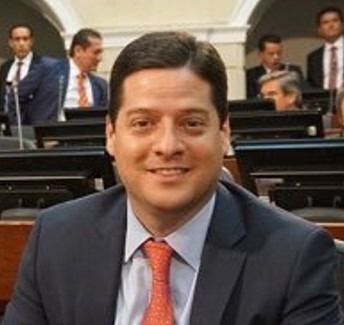 Proyecto de ley daría incentivos a empresas que patrocinen postgrados de docentes