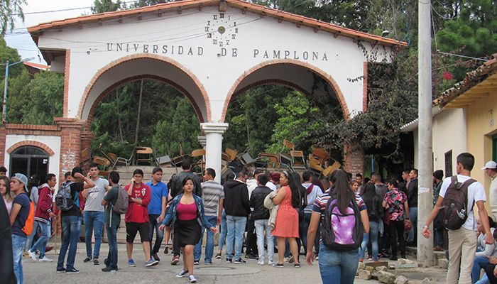 Suspendido el semestre en la Unipamplona