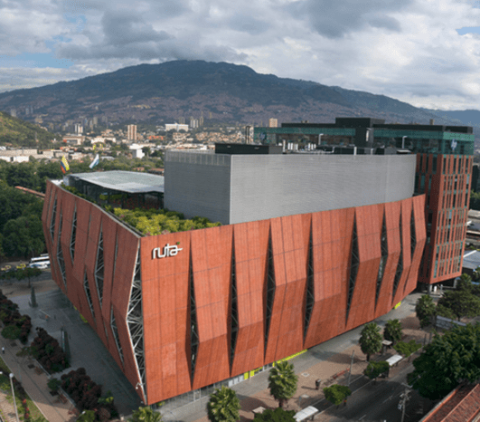 Medellín inaugura Centro para el Desarrollo de la Cuarta Revolución Industrial