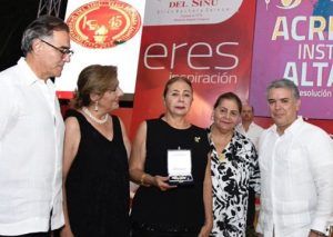 Gobierno Nacional reconoce y homenajea a Unisinú