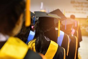 Derechos de grado no podrían superar el costo del diploma físico, en IES privadas