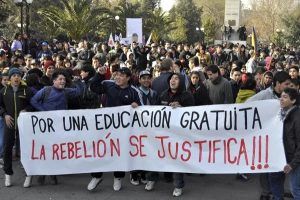 En Chile, gratuidad universitaria se pierde por extender la duración inicial de los estudios