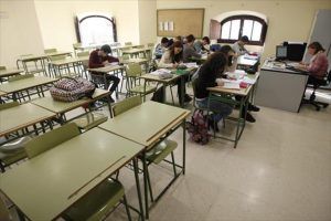 Gobierno proyecta reducción del 30 % en la matrícula en educación superior