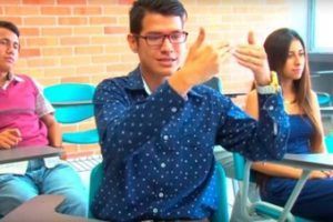 Las UTS pagan intérpretes de señas para asegurar la inclusión