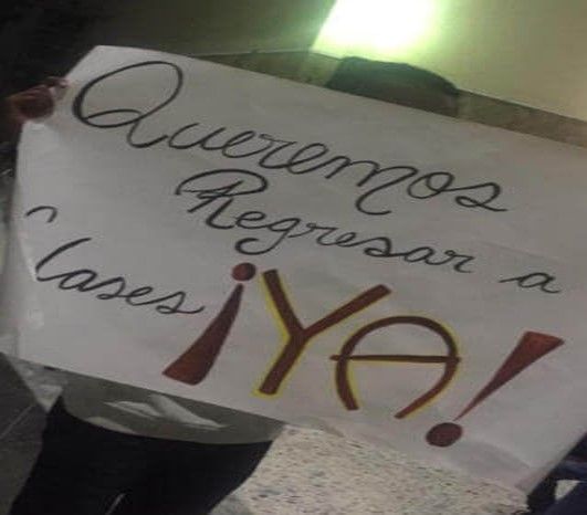 Uniatlántico sigue paralizada. Unos pocos estudiantes la mantienen bloqueada