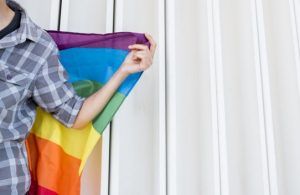 ¿Cómo llamar a un(a) estudiante trans… por su nombre masculino o femenino?