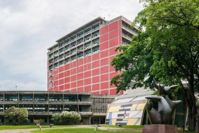 En mejor universidad venezolana, hay profesores que ganan 1,50 dólares al mes