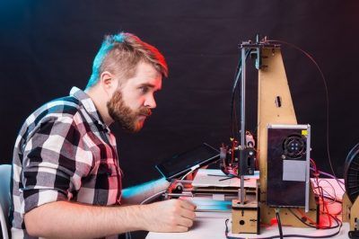 Minciencias y Sena destinan 1.656 millones para jóvenes investigadores en IES y empresas