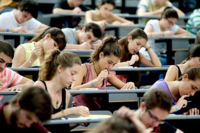 Proyecto de ley busca garantizar educación gratuita y virtual para estratos 1 a 3