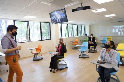 El reto de formar con éxito a los alumnos presenciales y virtuales, al tiempo
