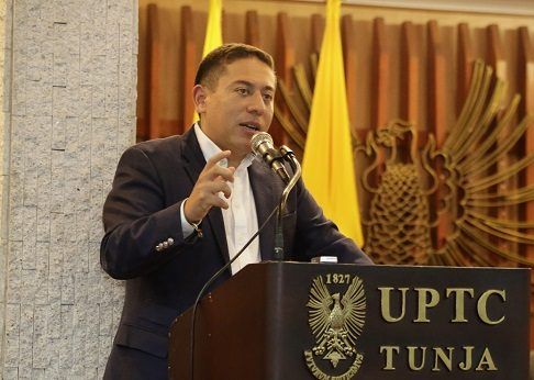¿Es Carlos Amaya un cacique político detrás de la UPTC?