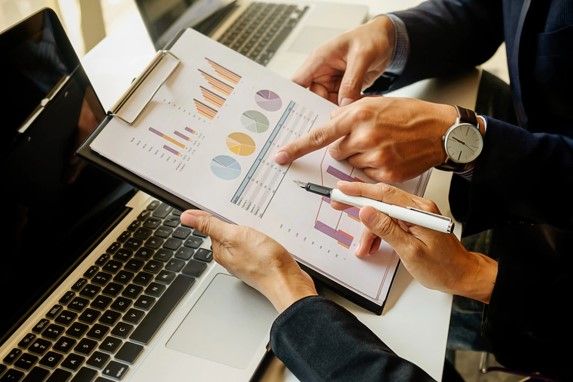 Pregrado de Economía: Matrículas de mayor a menor valor en IES privadas