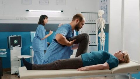 Pregrado de Fisioterapia: Matrículas de mayor a menor valor en IES privadas