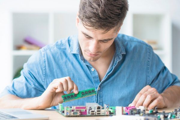 Pregrado de Ingeniería Electrónica: Las matrículas de mayor a menor valor en las IES privadas