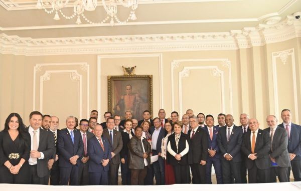Con SUE, gobierno asegura 240 mil cupos más en educación superior. Faltan 260 mil para la meta