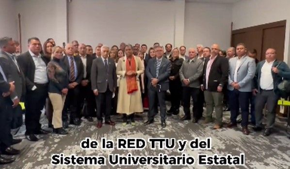 Ministra Vergara juega sus cartas y riposta. Consigue respaldo de un grupo de rectores