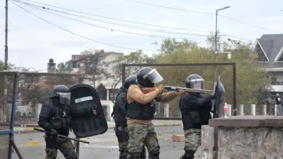 Rechazo en Argentina por ingreso no autorizado de la Policía al campus de una universidad