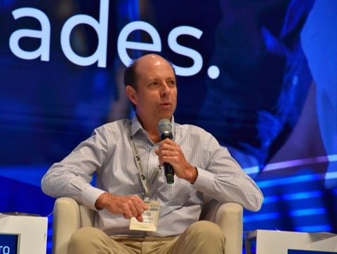 “Lo que necesita el mercado laboral no es lo que las universidades entregan”