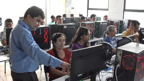 Es una noble causa educativa, se llama Universidad, pero NO es Universidad