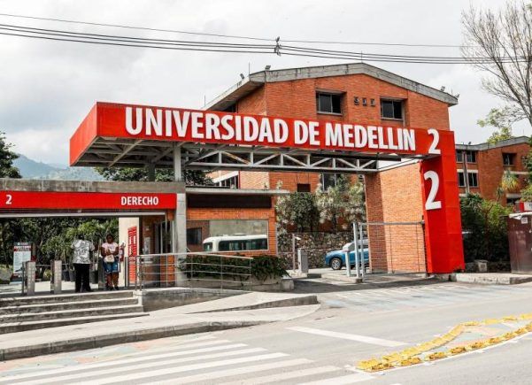 Mineducación designa inspectora in situ a la U. de Medellín. ¿Volverá el rector Restrepo Posada?