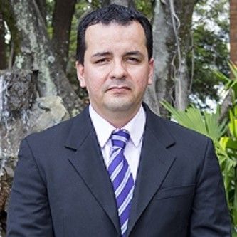 Sobre la decadencia de la gerencia universitaria en nuestro país: John Zuluaga