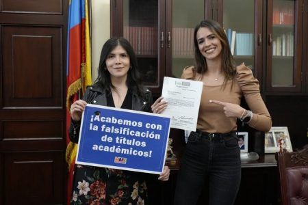 A un paso de ser ley la obligatoriedad de registrar en el SNIES los títulos académicos