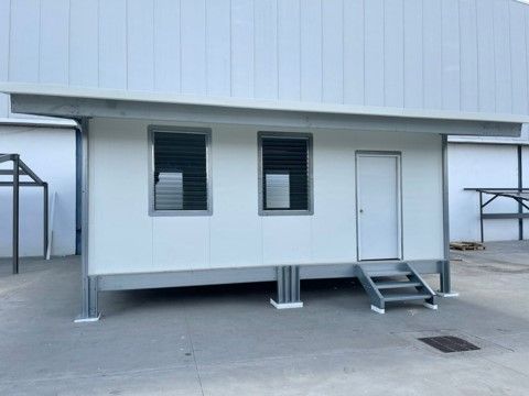 Como sea, gobierno busca aumentar cobertura: De los containers de Petro a las aulas modulares de Daniel Rojas