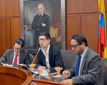 Quiénes son y dónde estudiaron los responsables de educación superior en Mineducación