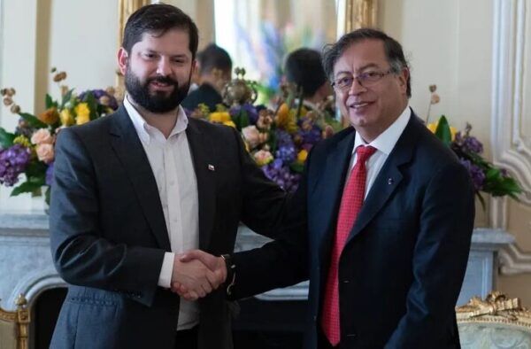 Chile y Colombia: Misma propuesta populista incumplida frente a los créditos estudiantiles