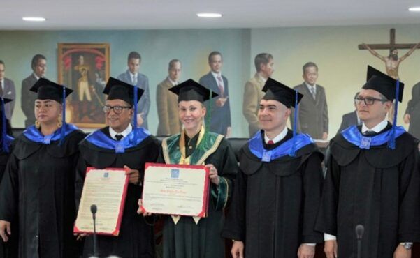 El factor clave del relacionamiento político detrás de algunos doctorados honoris causa