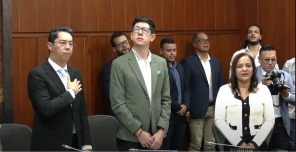Ministro Rojas defiende gestión en caso Icetex. Dice defender a los usuarios, más que a la entidad