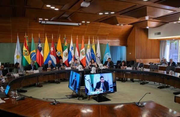 Gobiernos buscan mejor educación en Latinoamérica, pero sin metas ni recursos