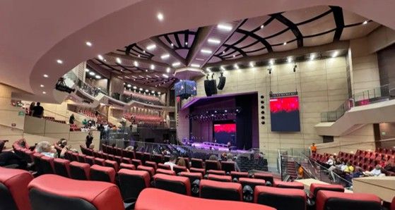U. Santiago de Cali inauguró moderno auditorio multifuncional para eventos masivos y públicos