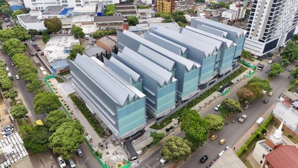 Duquistas y Petristas se pelean la paternidad de nuevo edificio de salud de la UIS