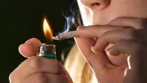 Universitarios bajaron consumo de alcohol y cigarrillo, pero subieron el de sustancias ilícitas