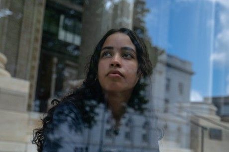 Sin saber leer y con ayuda de la IA se graduó con honores