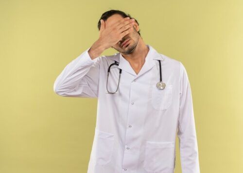 A la cárcel médicos que engañaron a Mineducación para convalidar sus títulos