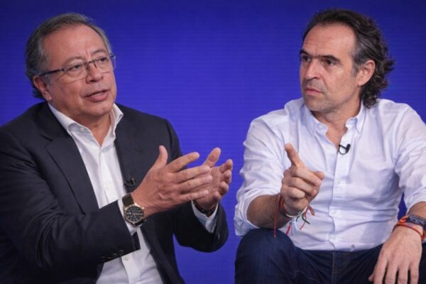 En pelea de políticos, IES públicas de Medellín crecen más en recursos que en matrículas