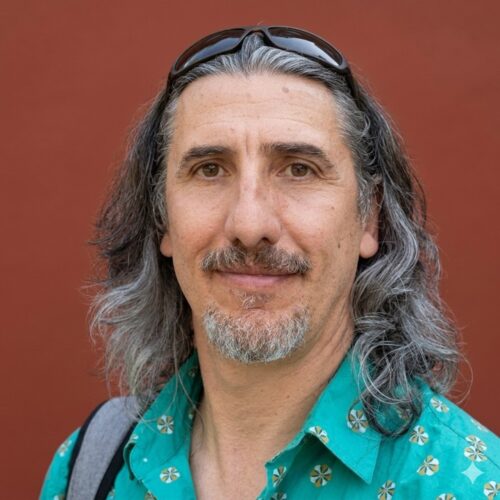 El lucro detrás de la academia académica: Julián López de Mesa Samudio