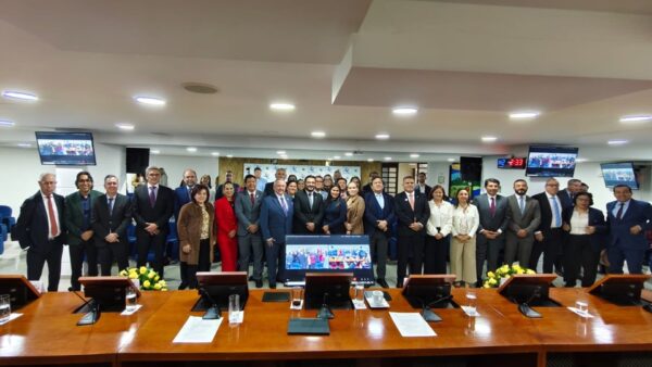 IES y Parlamento Andino avanzan en crear estándares comunes para favorecer la acreditación regional de universidades