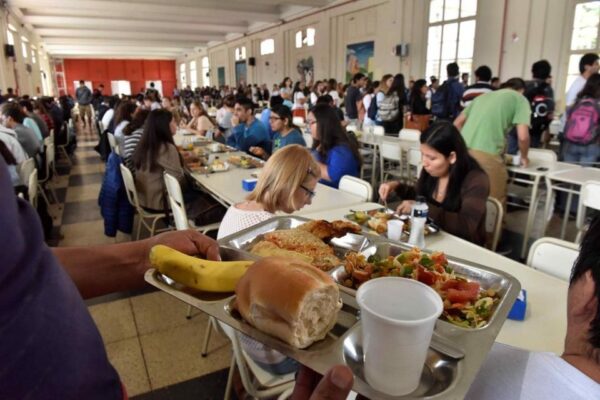 A un debate para ser Ley de la República el Programa de Alimentación Universitaria PAU