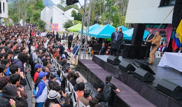 Petro en la UNAL: Un escenario de polarización, autonomía y búsqueda de réditos en campaña política