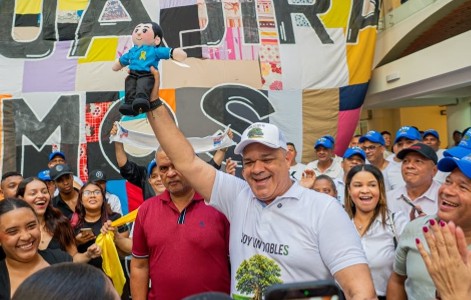 Uniguajira reelige a Carlos Robles Julio, por 4 años más, para completar 22 como rector
