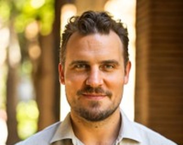 Las universidades deben ir más allá del plagio para regular la investigación en IA: Michael J. Zyphur
