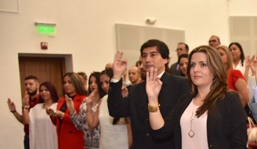 ¿Cuántas horas de clase debe dictar un profesor de tiempo completo?